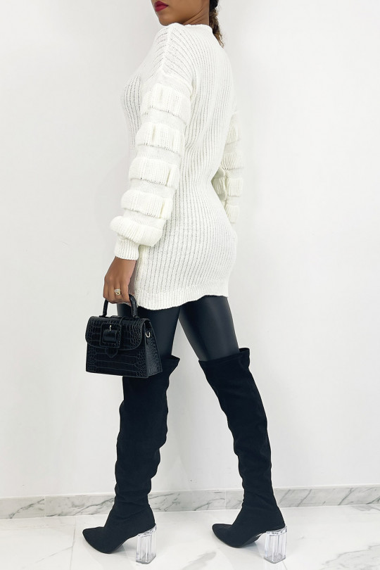 Witte sweaterjurk met gebreide look, opstaande kraag en pofmouwen - 3