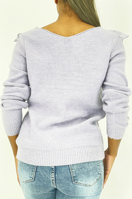 Cropped lilac sweater with braided V-neck and lace that unfurls in the center of the top. - 5