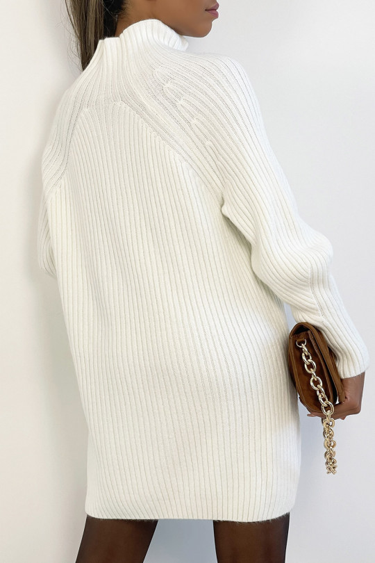 Very thick white oversize sweater dress with high collar - 3