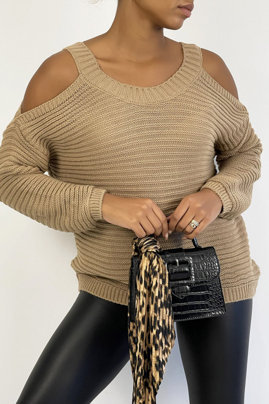 Warm camel chunky knit off-the-shoulder sweater - 2