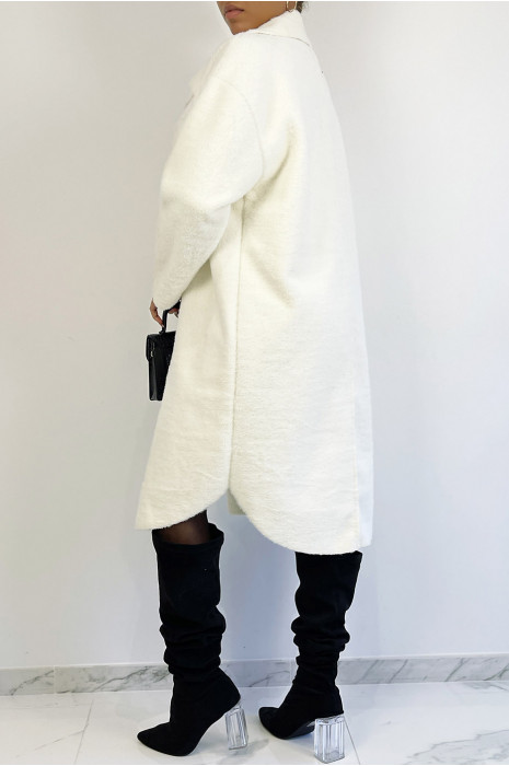 Veste longue style surchemise en fausse fourrure blanche