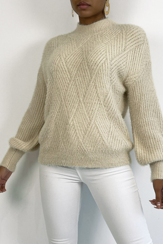 Pull tout doux à motif en grosse maille et manches bouffantes. Pull tout doux à motif en grosse maille et manches bouffantes.