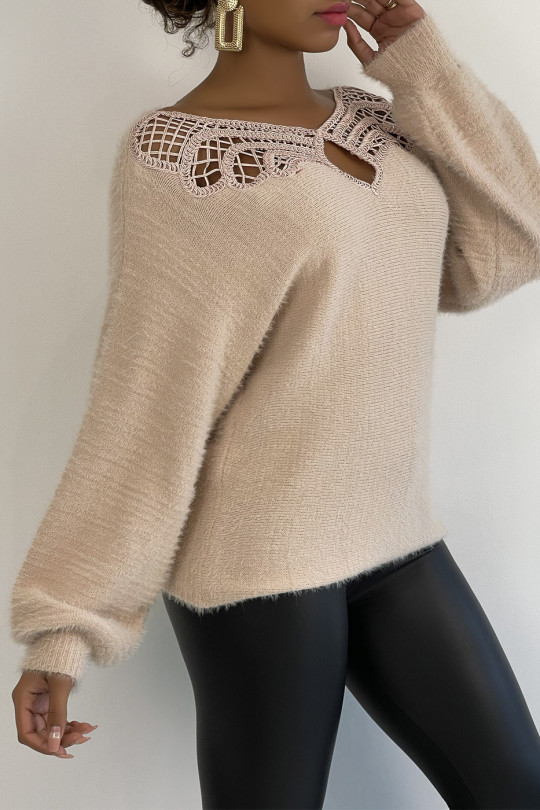 Soft pink sweater with dropped shoulders and openwork details at the collar - 3