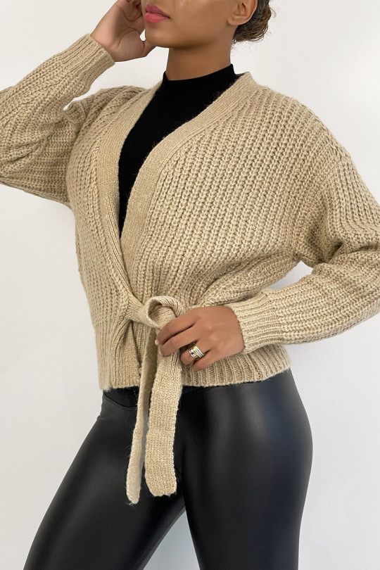 Warm camel wrap in chunky knit with puffed sleeves - 3