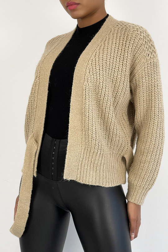 Warm camel wrap in chunky knit with puffed sleeves - 5