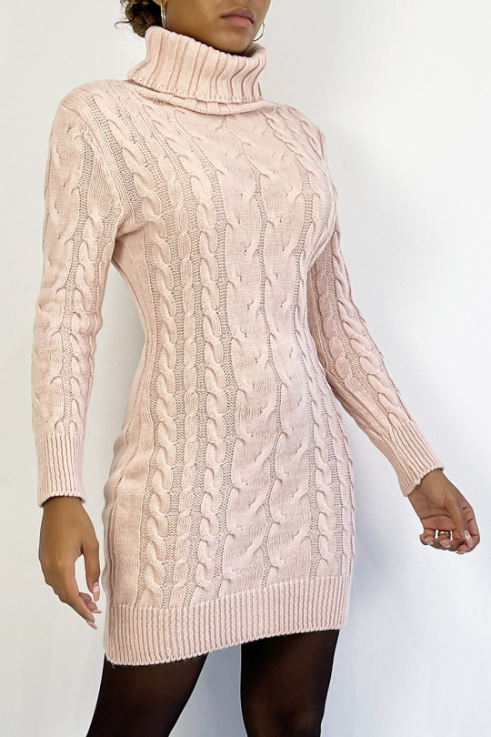 Robe pull moulante en rose avec col roulé et joli motif tressé - 3