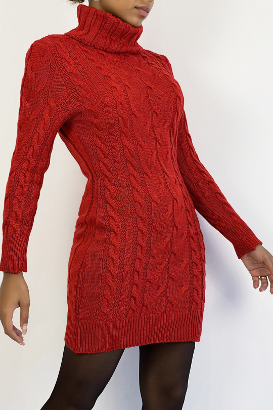 Robe pull moulante en rouge avec col roulé et joli motif tressé - 2