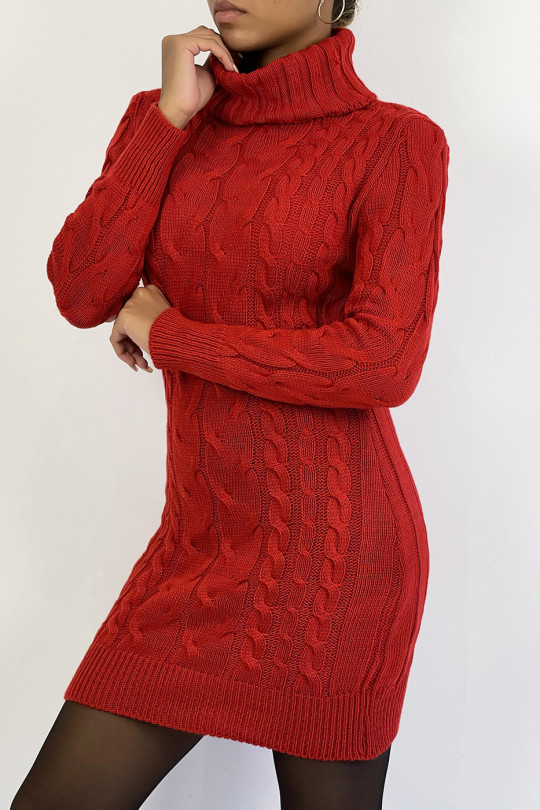 Robe pull moulante en rouge avec col roulé et joli motif tressé - 3