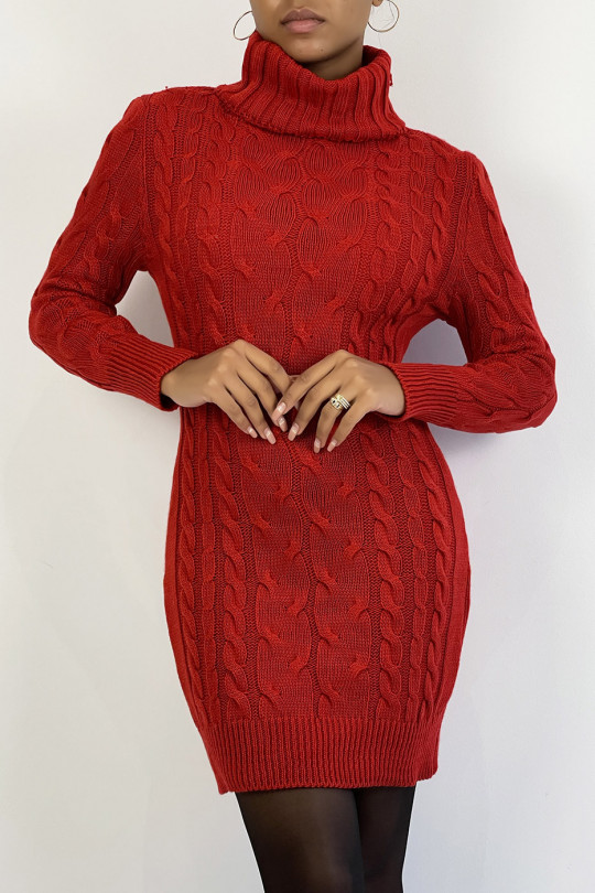 Robe pull moulante en rouge avec col roulé et joli motif tressé - 4