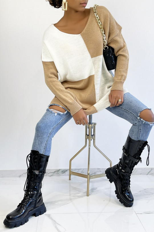 Pull col V oversize à motif asymétrique camel - 1