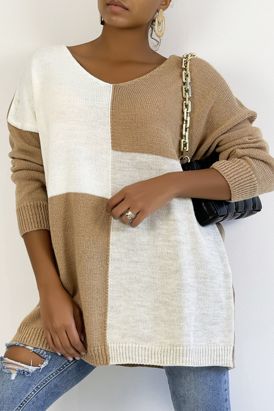 Pull col V oversize à motif asymétrique camel - 3