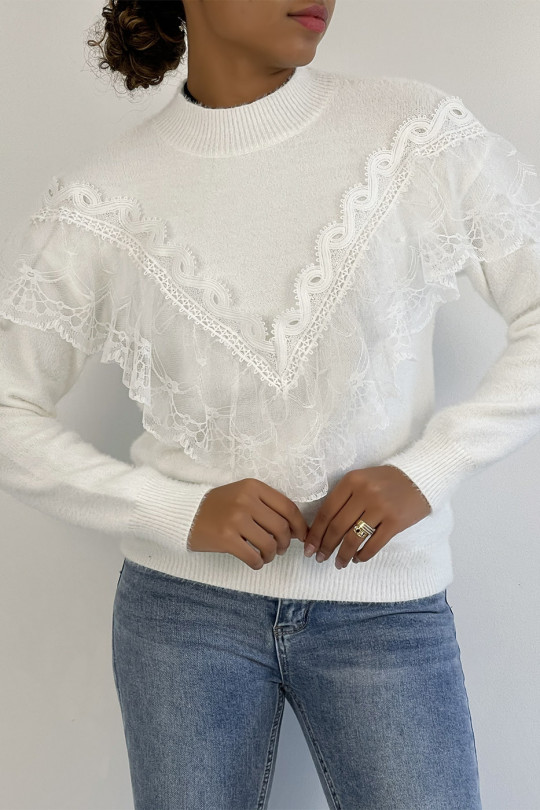 Soft white sweater with stand-up collar and retro-style embroidered flounce - 3