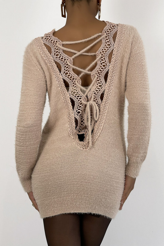 Soft pink sweater dress long round neck with plunging back slit and lace details - 2
