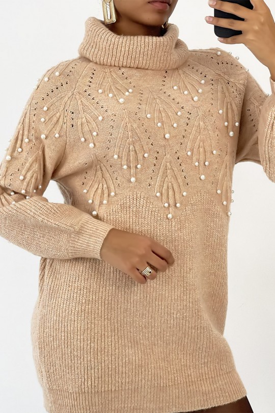 Loose powdery pink sweater dress with turtleneck knit with embossed pattern and pearls on the chest - 1