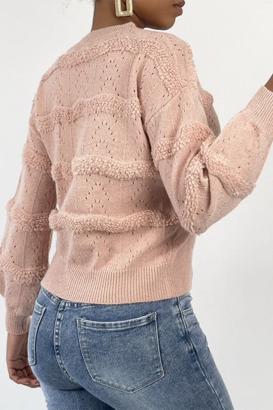 Short and fluid pink sweater with long sleeves, round neck and horizontal wool effect pattern - 3