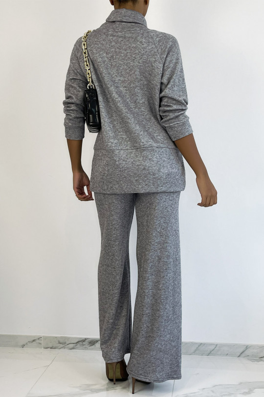 Cozy gray flare pants and turtleneck set - 1