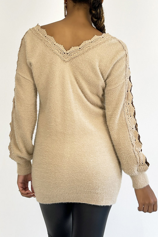 Soft long beige V-neck sweater with openwork along the arms - 9