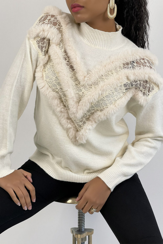 Pull écru à motif V en dentelle et fausse fourrure - 4
