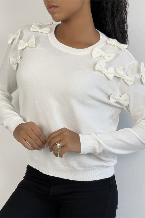 Basic witte trui met vlinderknopen op de schouders - 6