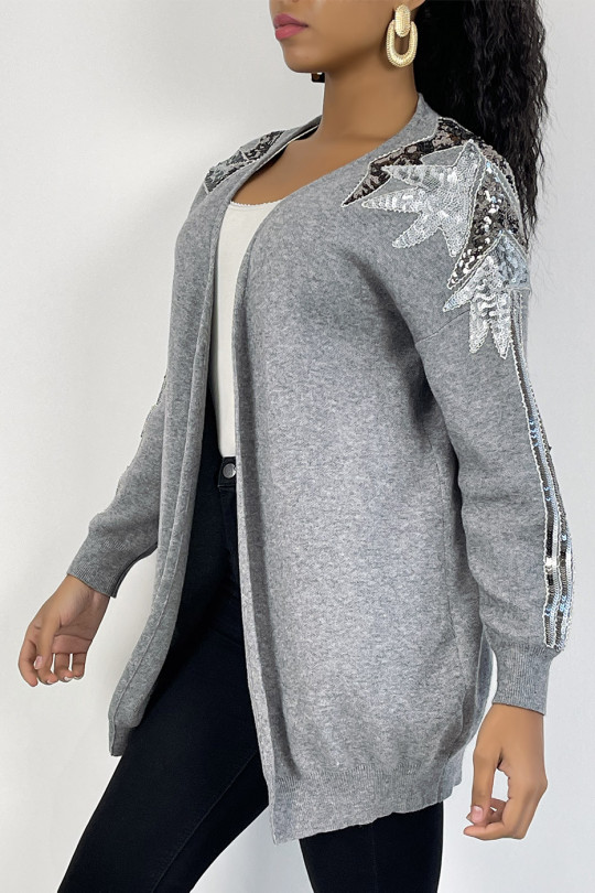 Mid-length gray cardigan with large rhinestone patterns on the sleeves - 3