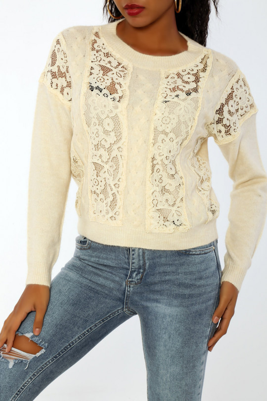 Beige sweater with lace insert and basic fit - 4