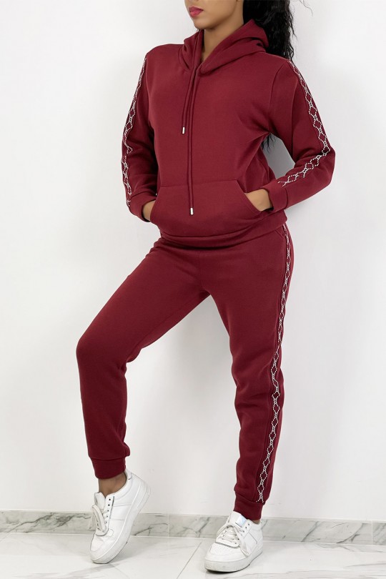 Very soft hooded burgundy red jogging set with patterned band - 1