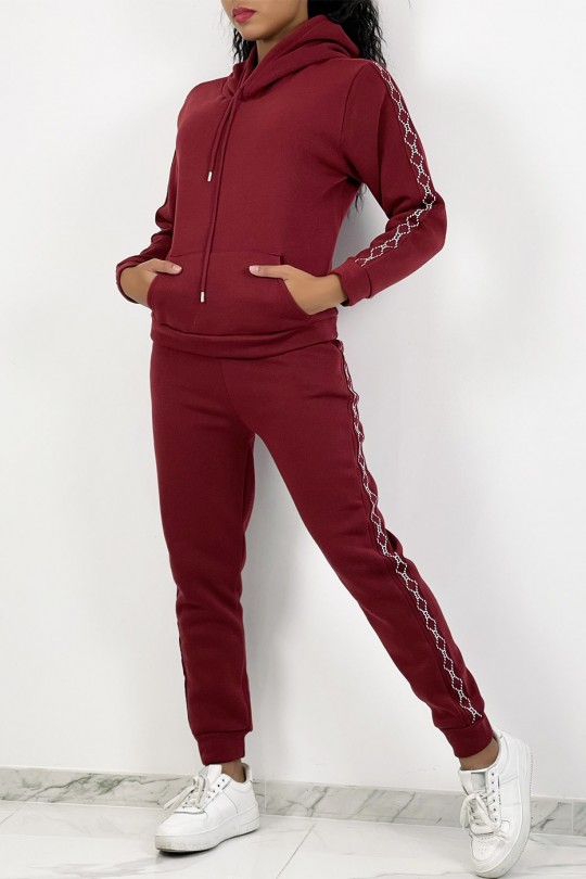 Very soft hooded burgundy red jogging set with patterned band - 2