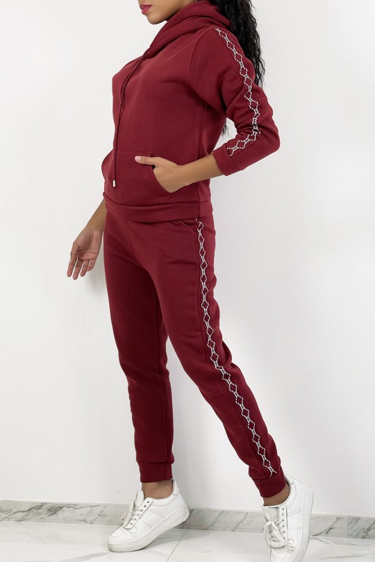 Very soft hooded burgundy red jogging set with patterned band - 4