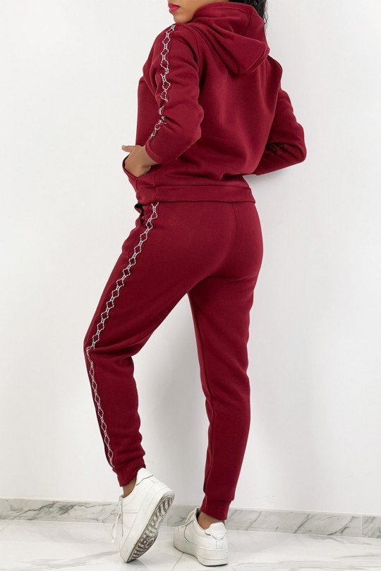 Very soft hooded burgundy red jogging set with patterned band - 5