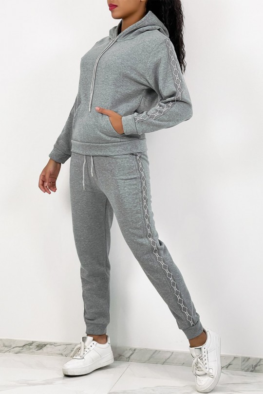 Very soft gray hooded jogging set with patterned band - 1