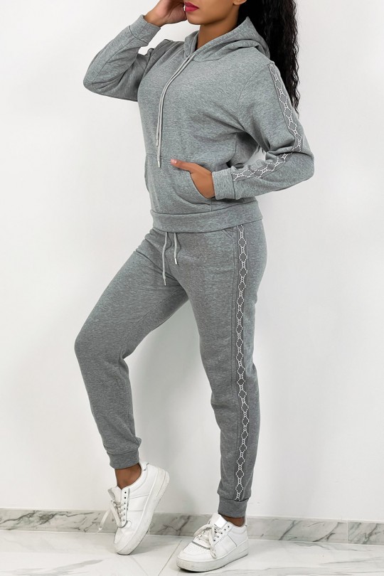 Very soft gray hooded jogging set with patterned band - 2