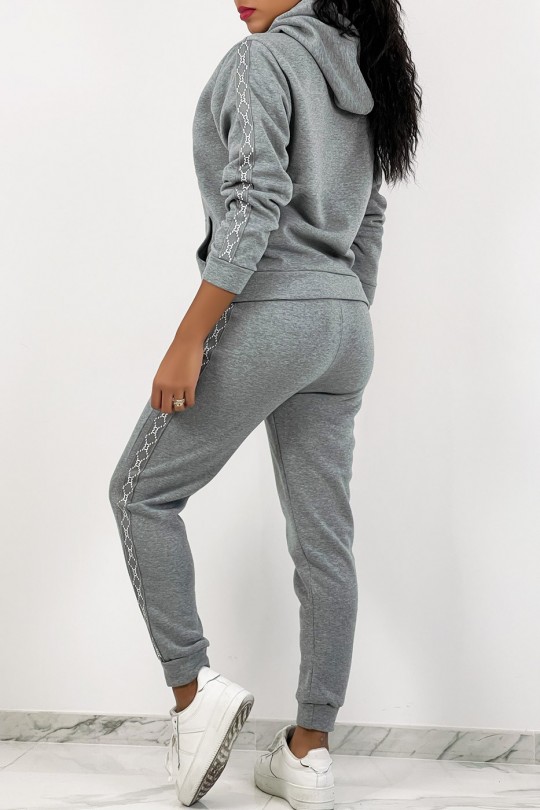 Very soft gray hooded jogging set with patterned band - 5