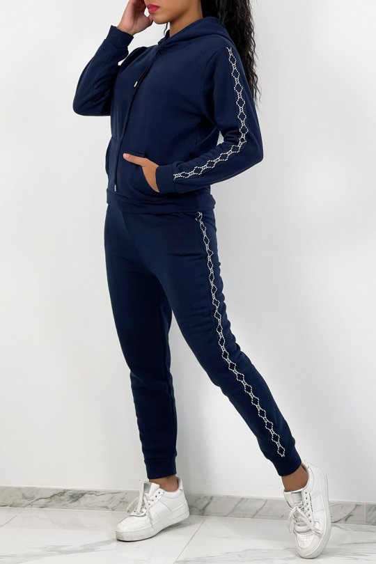 Ensemble jogging bleu marine à capuche très doux avec bande à motif - 1 Ensemble jogging bleu marine à capuche très doux avec bande à motif - 1