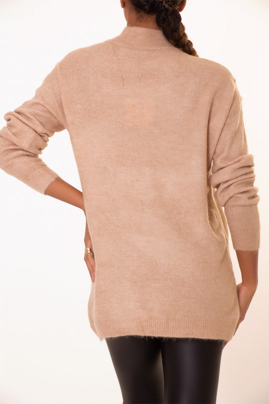 Long taupe sweater with lace V pattern - 4