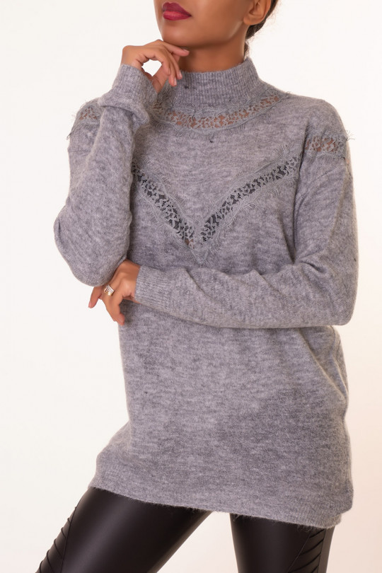 Long gray lace V-pattern sweater - 3