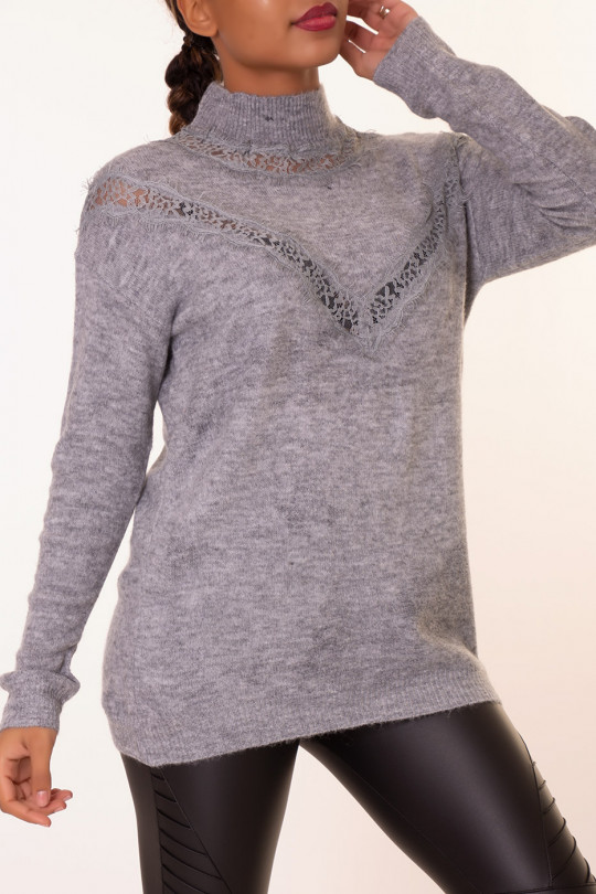 Long gray lace V-pattern sweater - 4