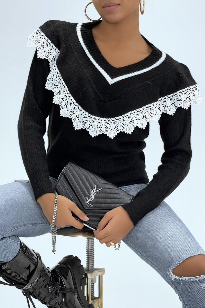 Classic black V-neck sweater with lining and lace effect - 3