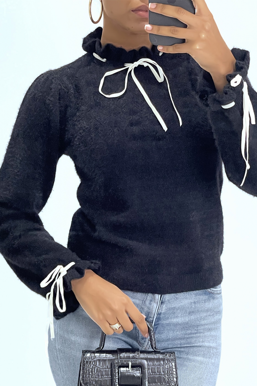 Zwarte pluizige trui met hoge hals met ruches en kant - 7