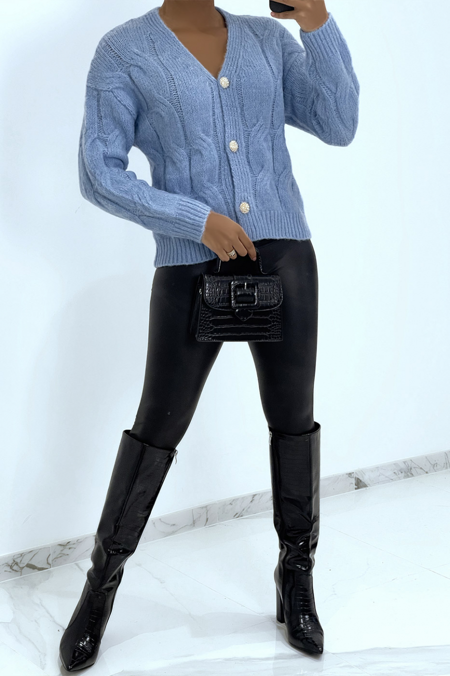 Gilet bleu ciel à gros boutons en maille duveteuse - 5