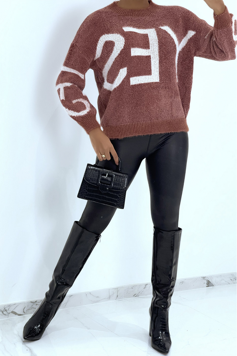 Heavyweight cognac-colored peach-skin sweater with vintage-style lettering - 1