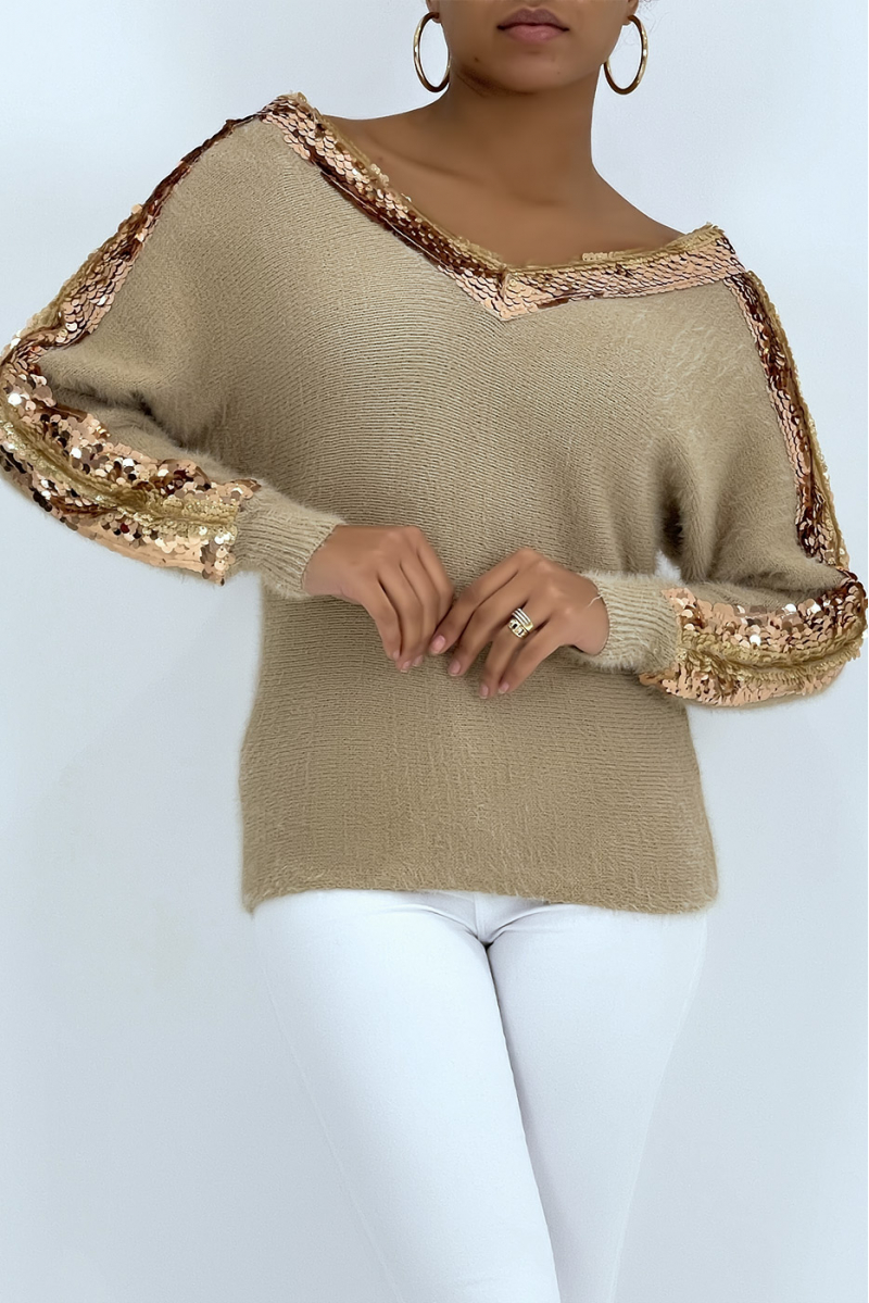 Super soft mid-length taupe sweater with a glittery stripe from the collar to the sleeves - 3