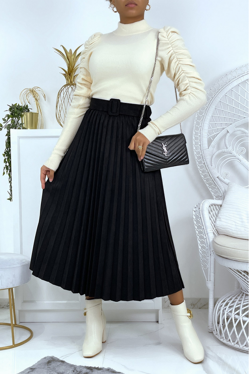 Long black pleated skater skirt with velvet effect with belt at the waist. - 1