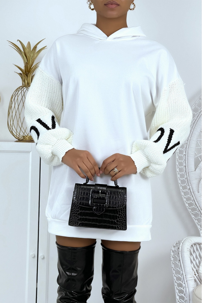 White hoodie with puffed sleeves in chunky knit and LOVE lettering - 2