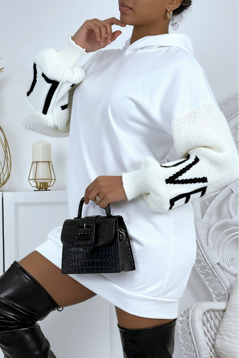 White hoodie with puffed sleeves in chunky knit and LOVE lettering - 1