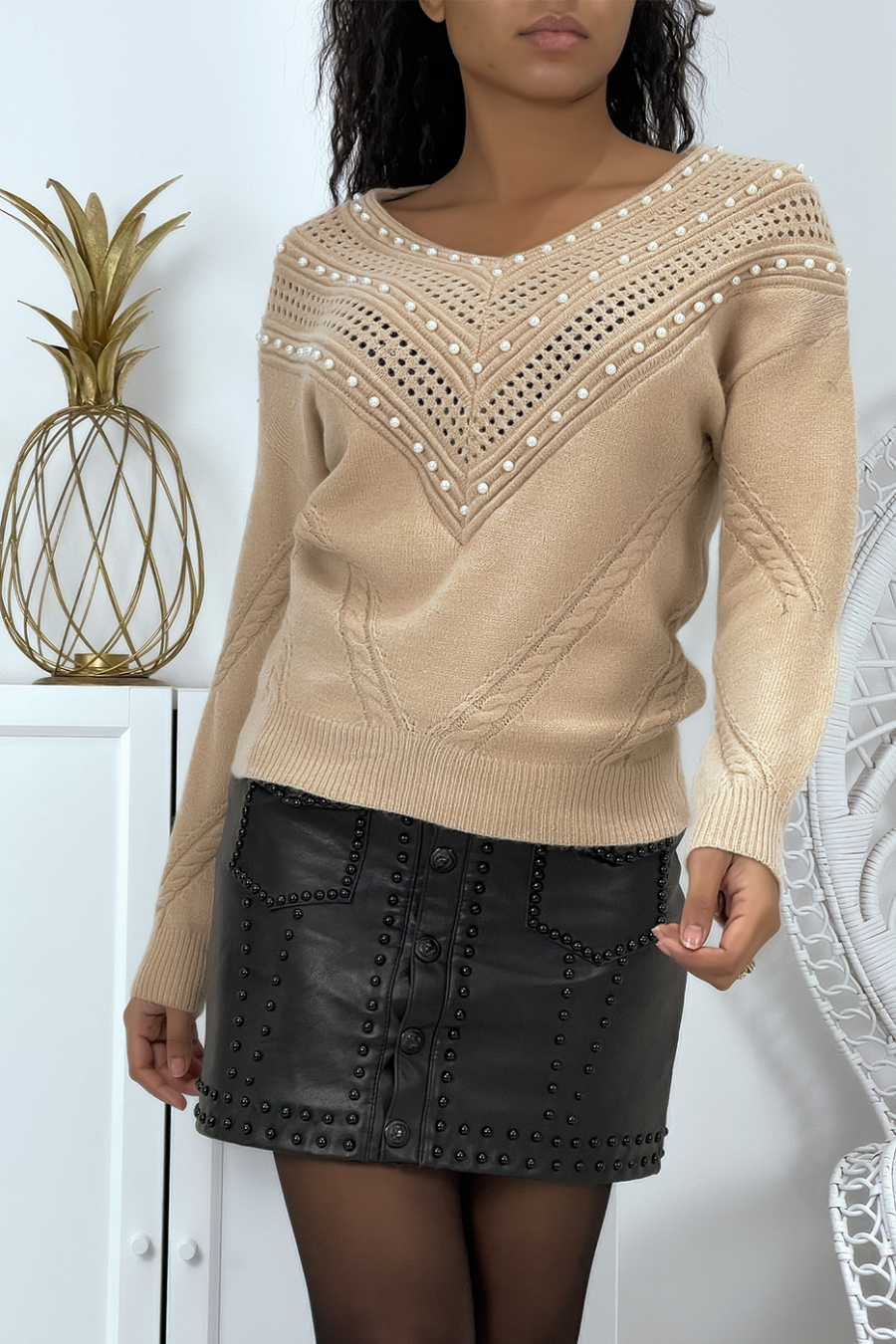 Pull rose col V ajouré à détails perles - 2