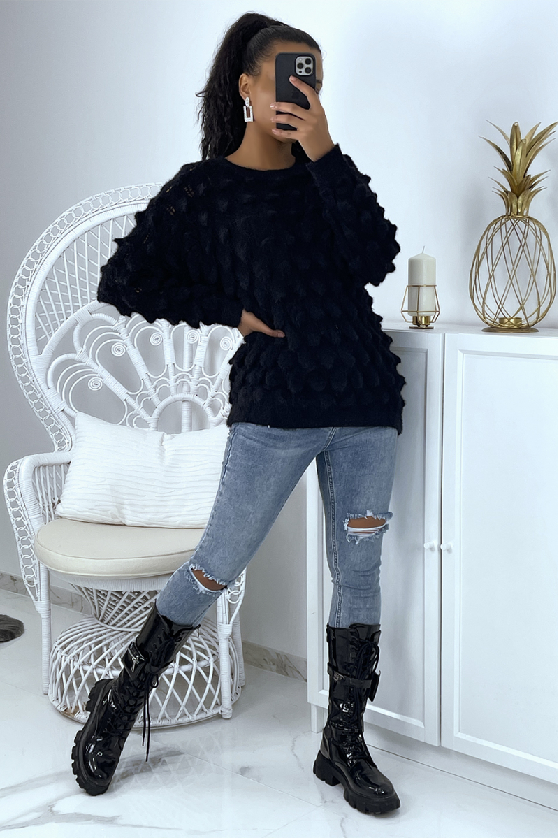 Thick black sweater with round neck and long sleeves - 1