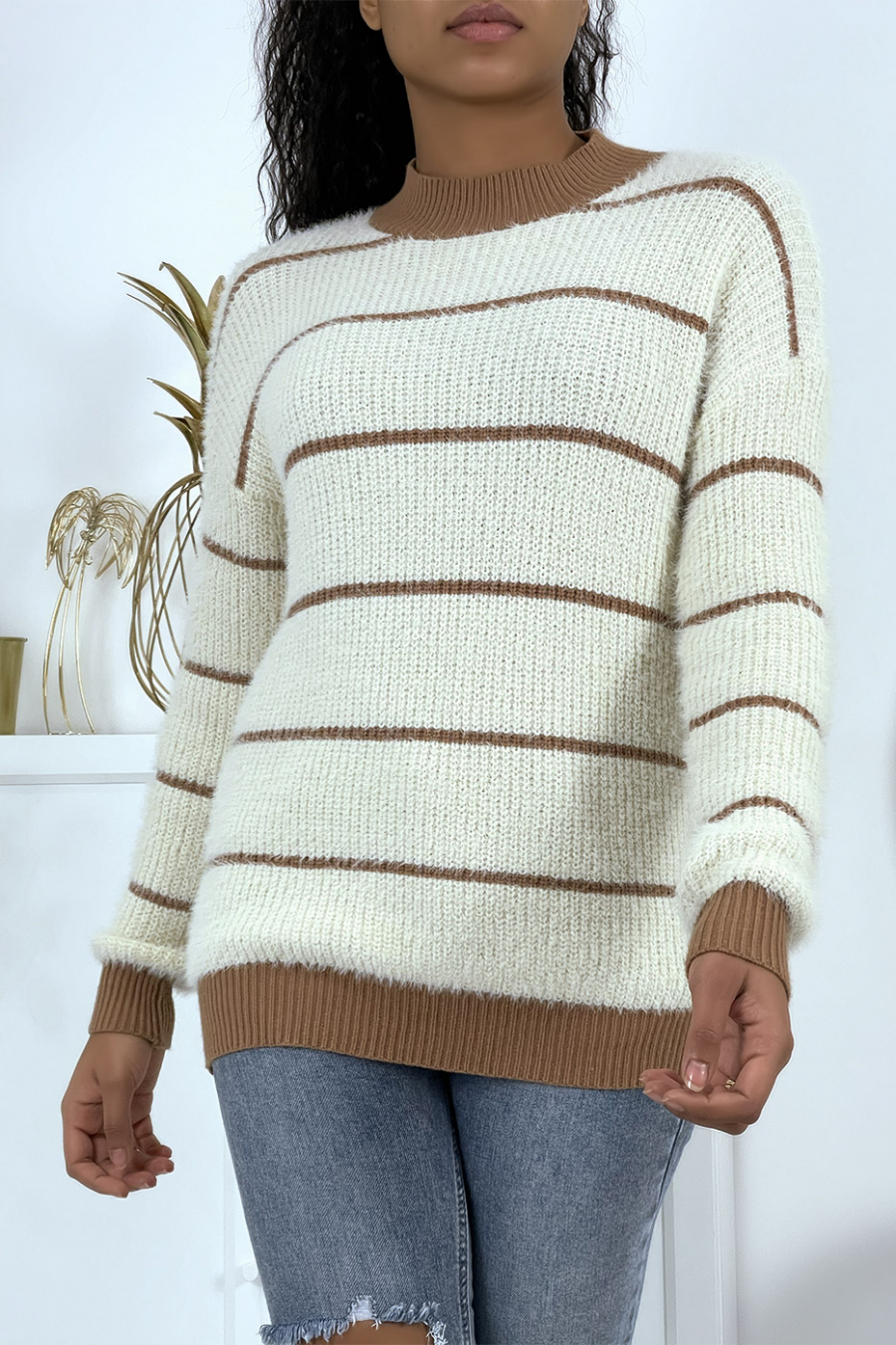 Ultra chic ecru sweater with camel stripe - 9