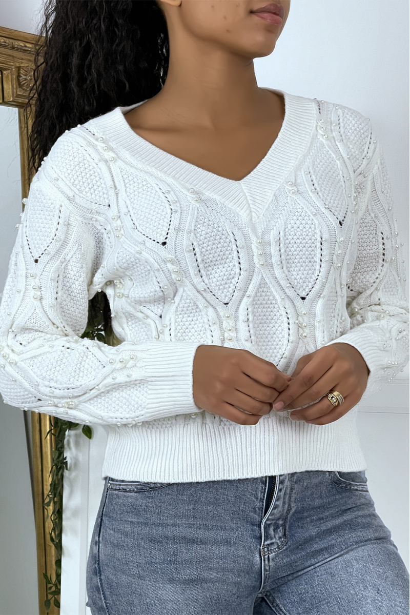 White V-neck sweater with pearls - 3