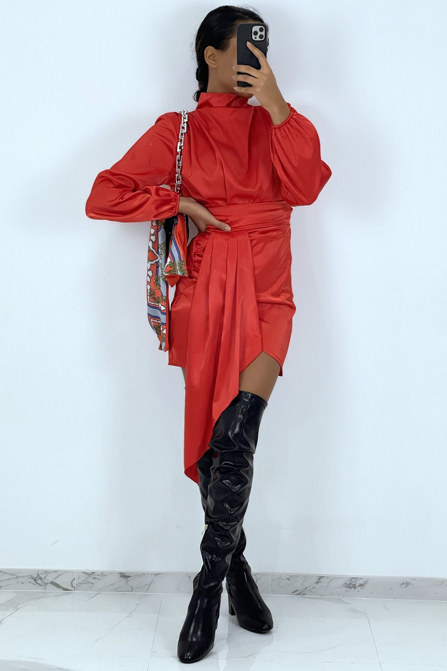 Red satin dress with flounce - 5