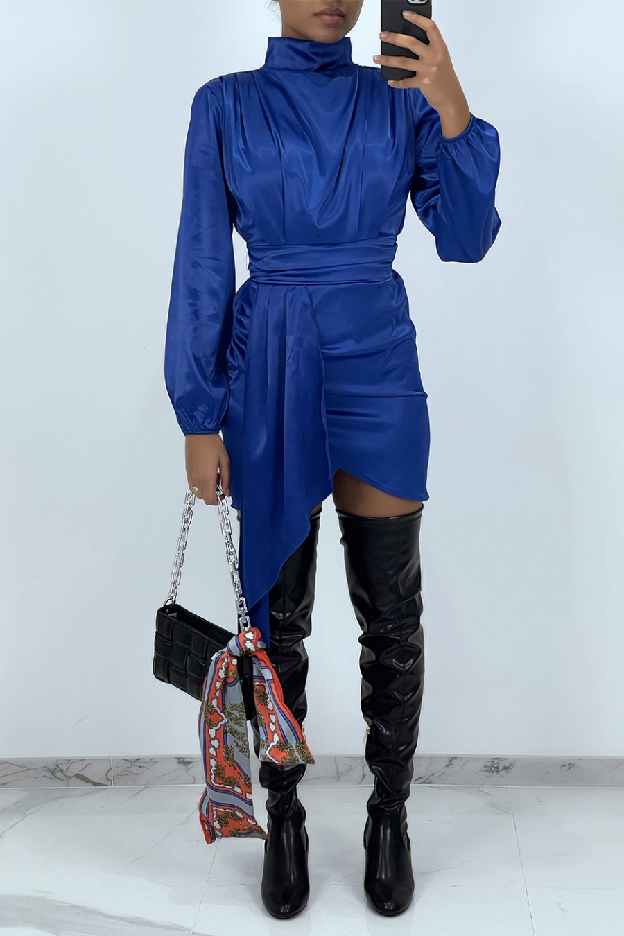 Robe royal satiné avec volant - 7